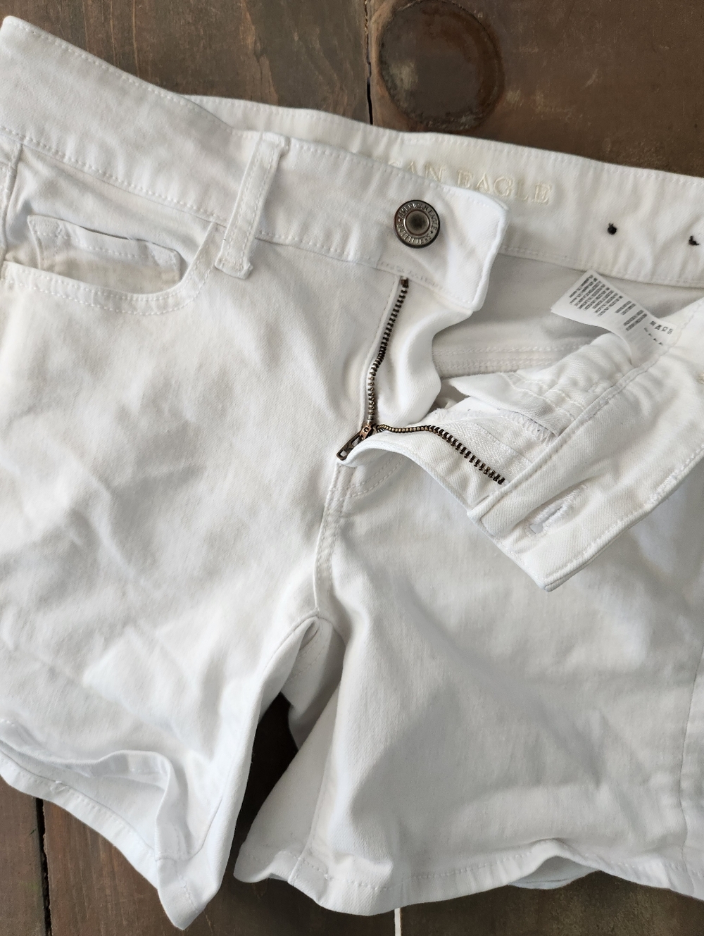 American Eagle Denim Mid Rise Shorts - Size 4 - Picture 6 of 9